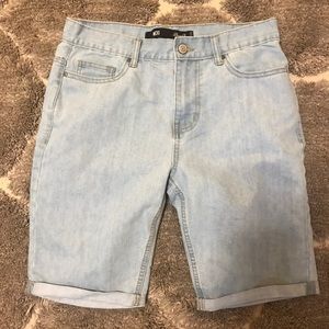 Men’s Lightwash Denim Short